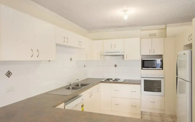 Everything you need including a pool! Karoonda Sands Apartments