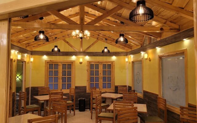 Goroomgo Hidden Chalet Mall Road Nainital