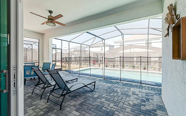 15976 Spacious Charming Family Getaway