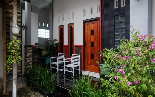 RedDoorz @ Jalan Dieng 3