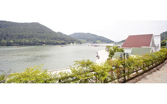 Tongyeong Sea Star Pension