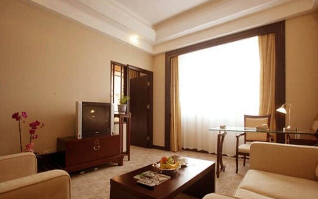Felman Platinum Hotel