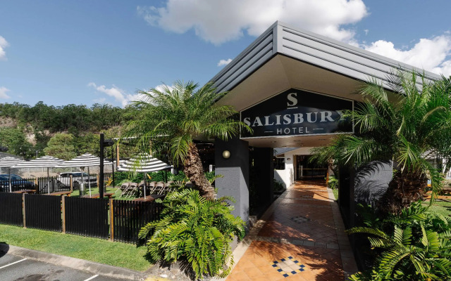 Salisbury Hotel