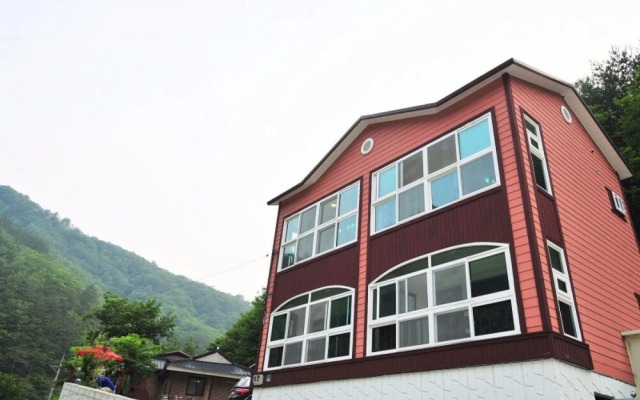 Yangyang Beopsusanjang Pension