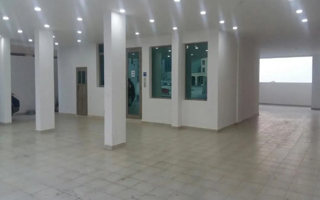 Dana Plaza 1