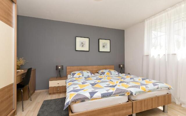 Apartments Dama