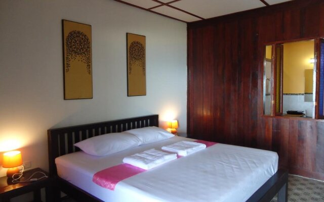 Sea Breeze House, Naiplao Beach
