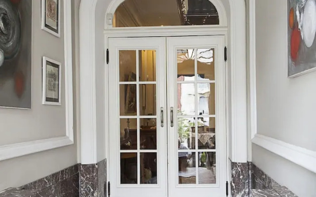 Double Single Room With Shared Bathroom