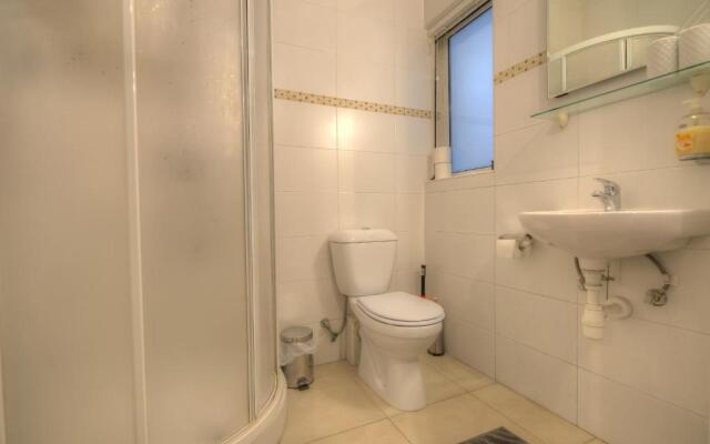 First floor studio apartment seconds from Balluta Bay IPAP1-1