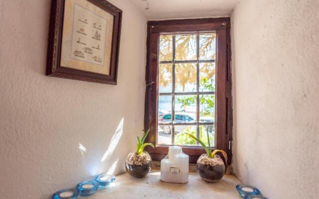 Charming Bohemian house in Perast