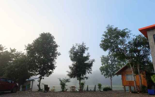 Earth House Pua