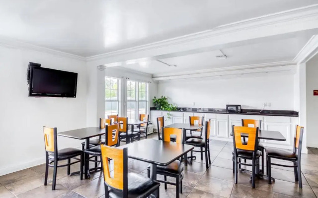 OYO Hotel Baton Rouge East I-12