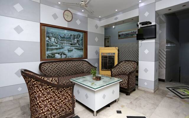 OYO 9044 Hotel Yatrik