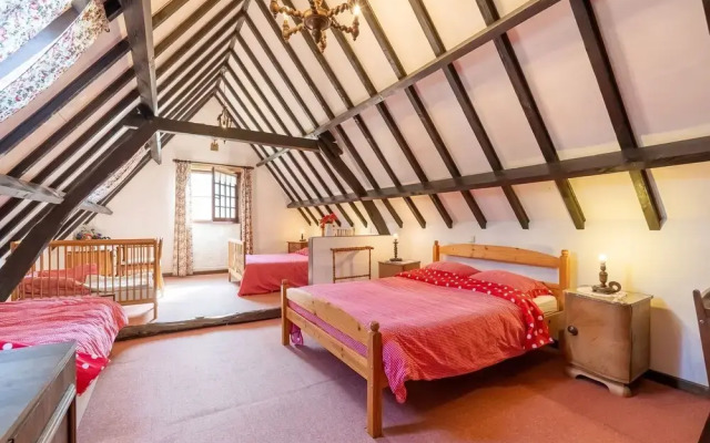 Farmhouse in Beveren Near Beach & Garden