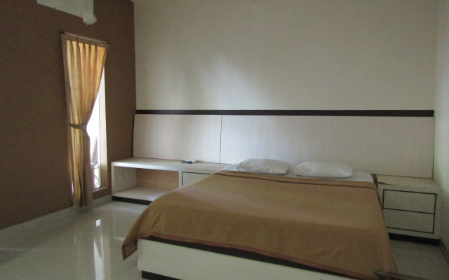 Hotel Kencana Jaya by ZUZU