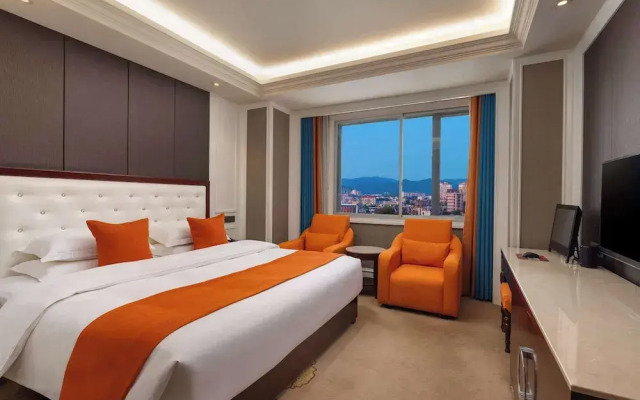 Hawthorn by Wyndham Dehong Mangshi