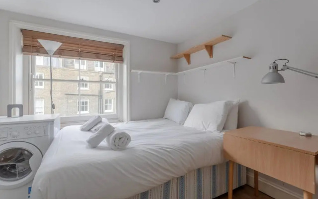 Veeve Emperor's Gate Delight