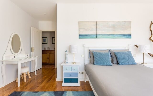 Apartment by the Sea, With Pool