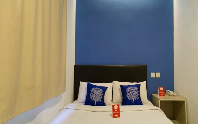 OYO 204 I Biz Hotel