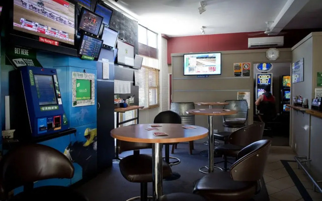 The Roundabout Inn
