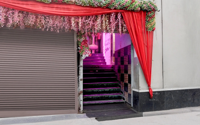 Super Townhouse Patparganj Near Max Super Speciality Hospital