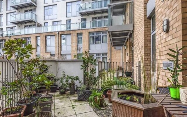 Stunning 2 Bedroom Property near Limehouse