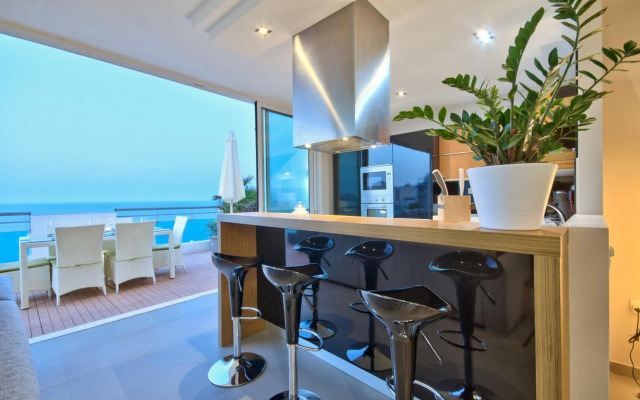 Magnificent Seafront 2-bedroom Sliema penthouse