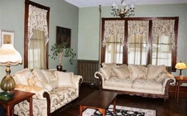 The Alexander Benjamin House Country Lodging