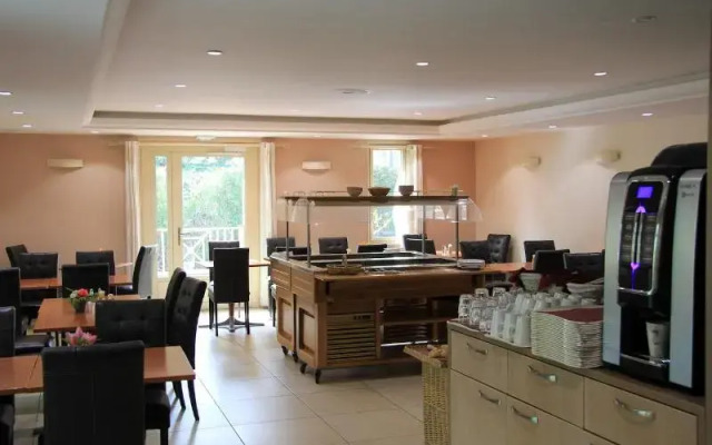Logis l'hôtel Verrieres-le-Buisson