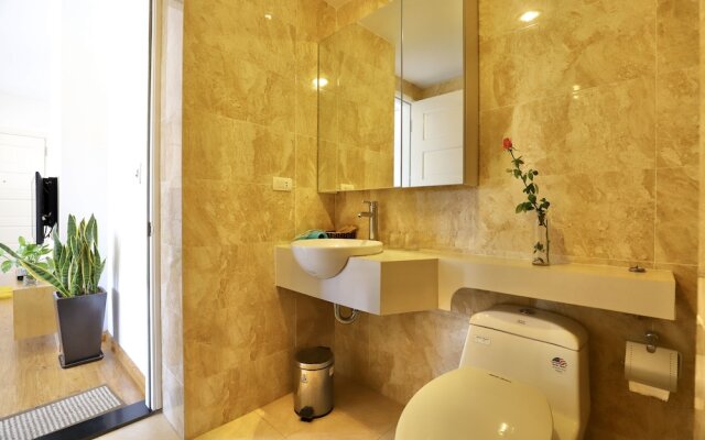 Stay Pham Huy Thong Hotel