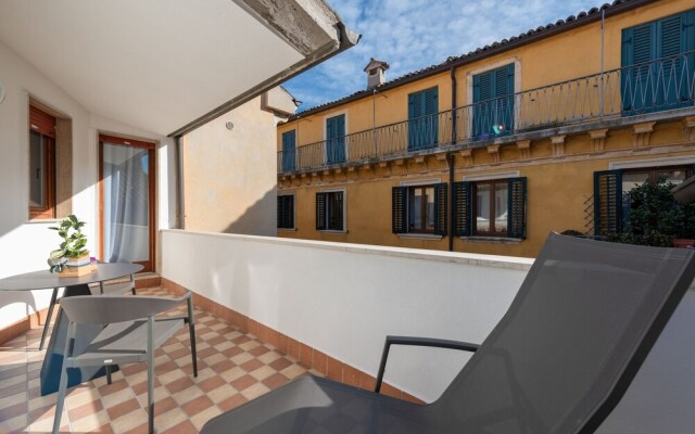 A World Aparts - 12 Viviani