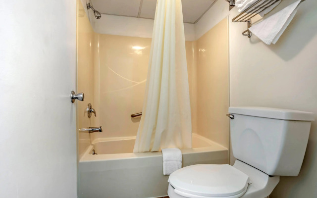 Econo Lodge Easton Route 50