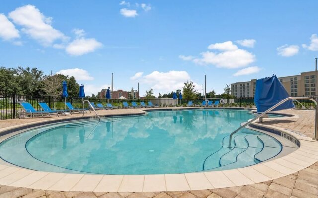 Holiday Inn Express & Suites Orlando - Lake Buena Vista, an IHG Hotel