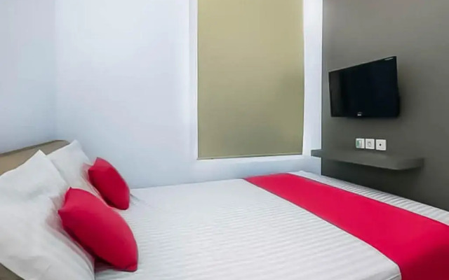 RedDoorz near Stasiun Lawang