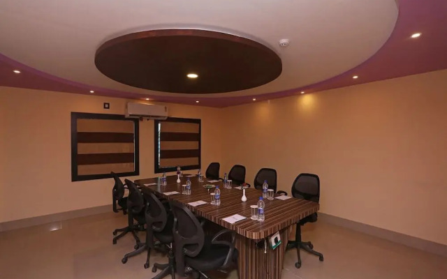 The Dolphin Palace By OYO Rooms