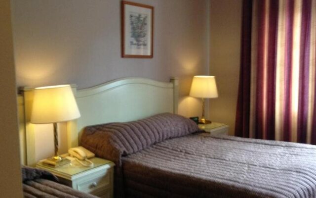 Killarney Lodge