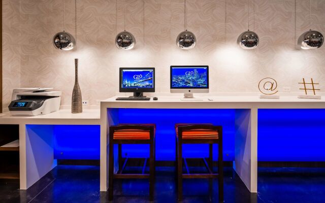 GLō Best Western Dallas South DeSoto