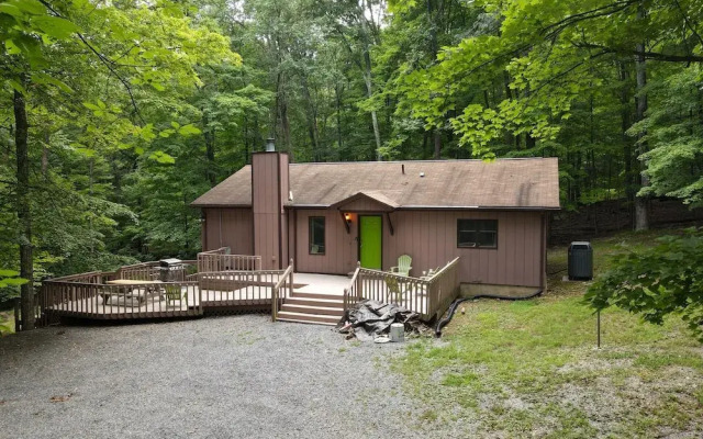 Dogwood Knoll - Wooded Escape