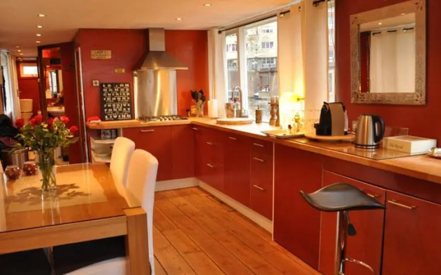 Amsterdam Houseboat Lady Luck