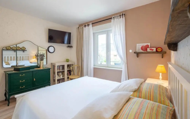 Awesome Home in Srinjine With 2 Bedrooms, Wifi and Heated Swimming Pool