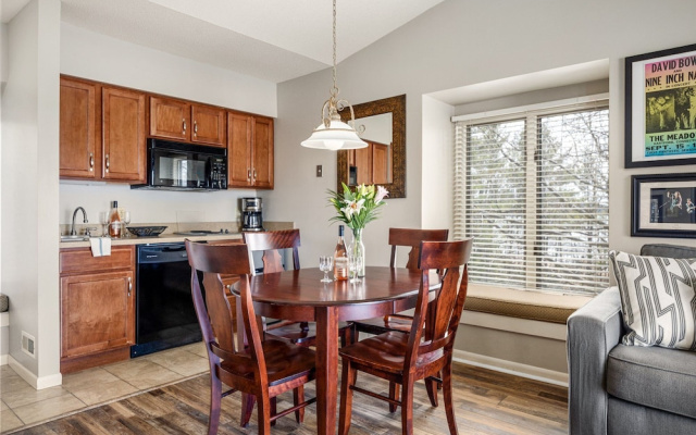 Stunning Lake Views The Shores 5577