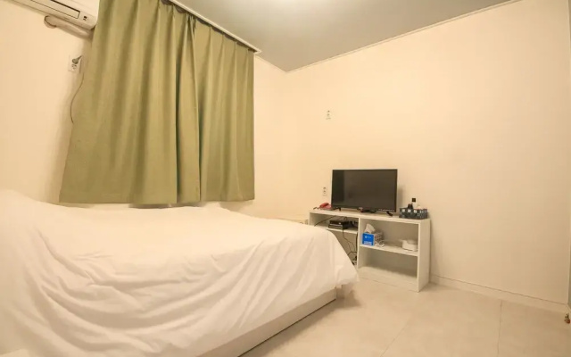 Yeosu Party Motel and Guest House