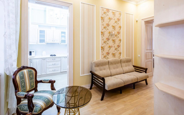 Romari Проспект Свободи 31