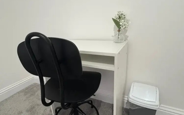 Central Chelmsford 2-bed Apt, 5 Mins to Station