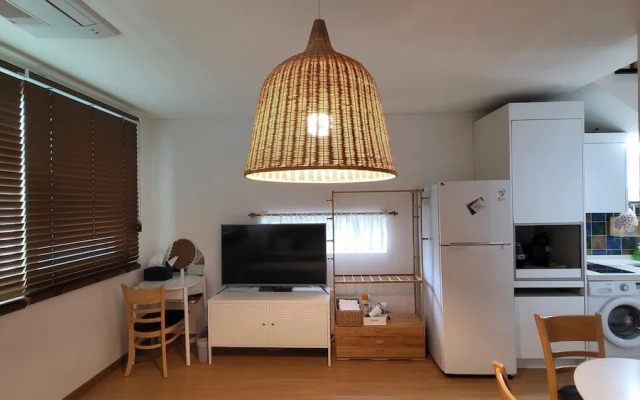 Jeju Eltzutown Pension