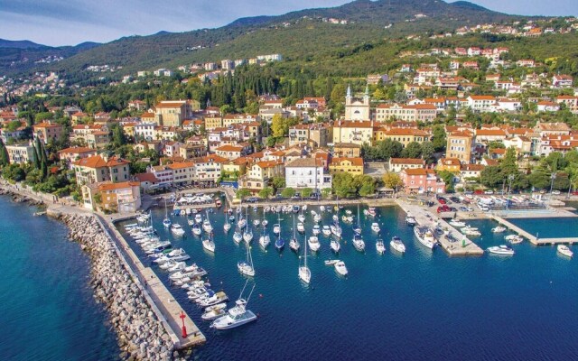 Amazing Home in Opatija with Hot Tub, WiFi & 3 Bedrooms