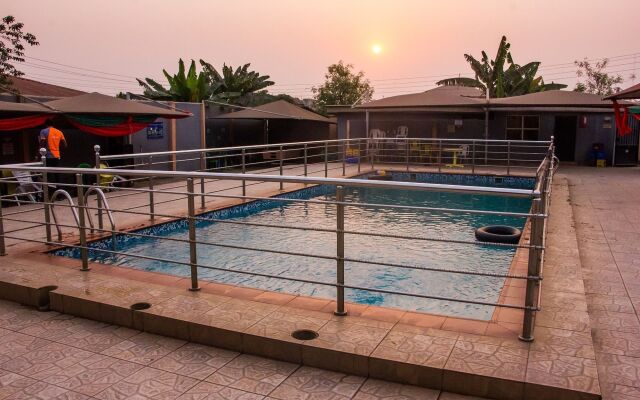 Duckland Hotel and Suites Ltd