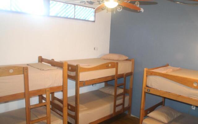 Wild Rover Beach Resort Mancora