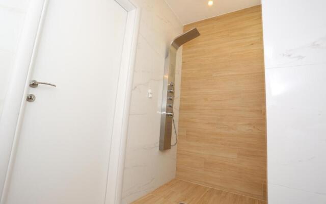 Villa Douglas - Private Pool, BBQ, 4Bdrms, View