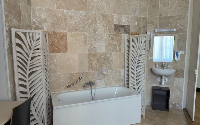 Enzo Hotels Limoges Centre Jourdan By Kyriad Direct
